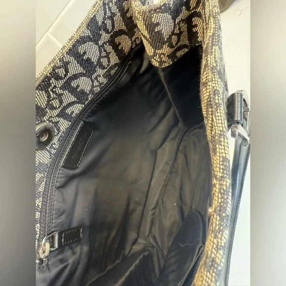 Elegant Black and Gray Dior Tote Bag - Picture 11 of 14